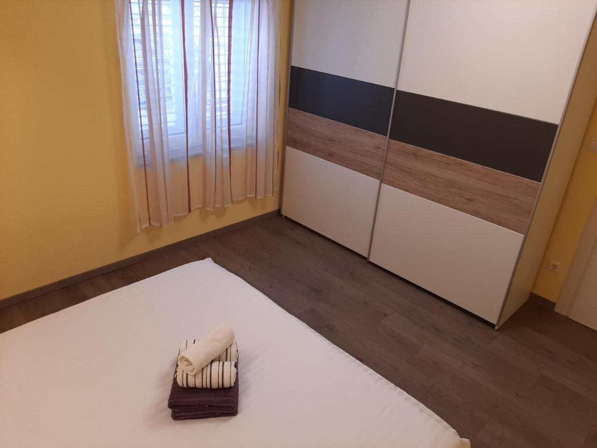 Apartments Pavelic Novi Vinodolski Buitenkant foto