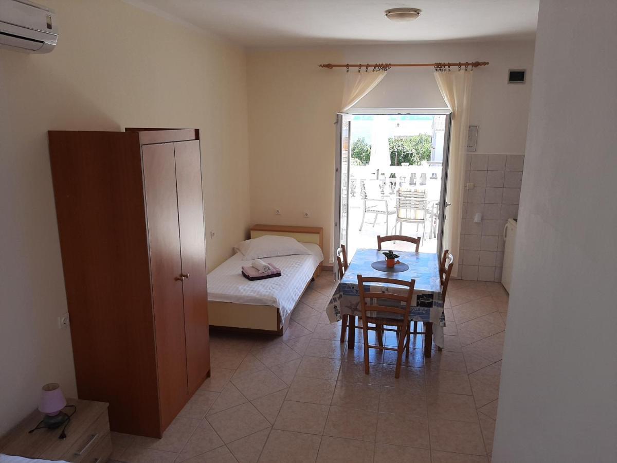 Apartments Pavelic Novi Vinodolski Buitenkant foto