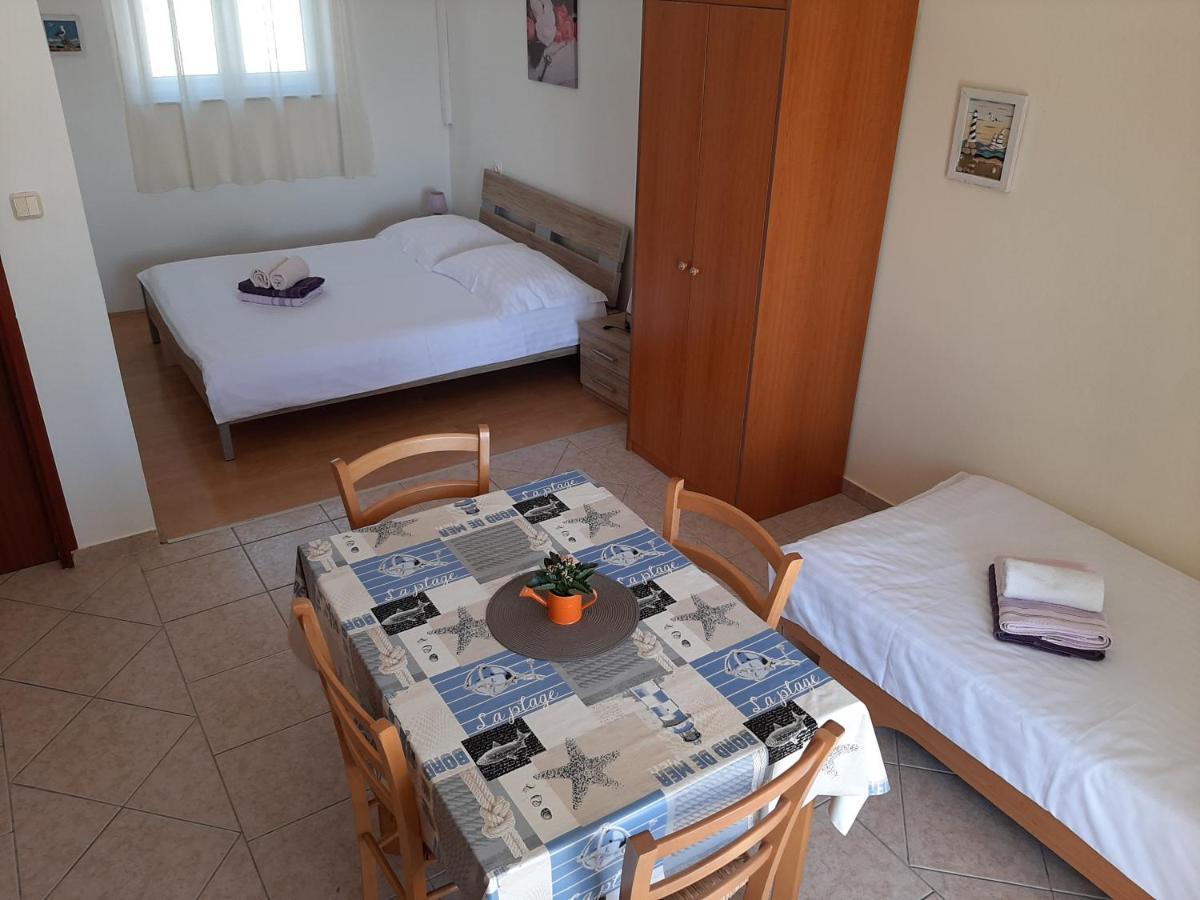 Apartments Pavelic Novi Vinodolski Buitenkant foto